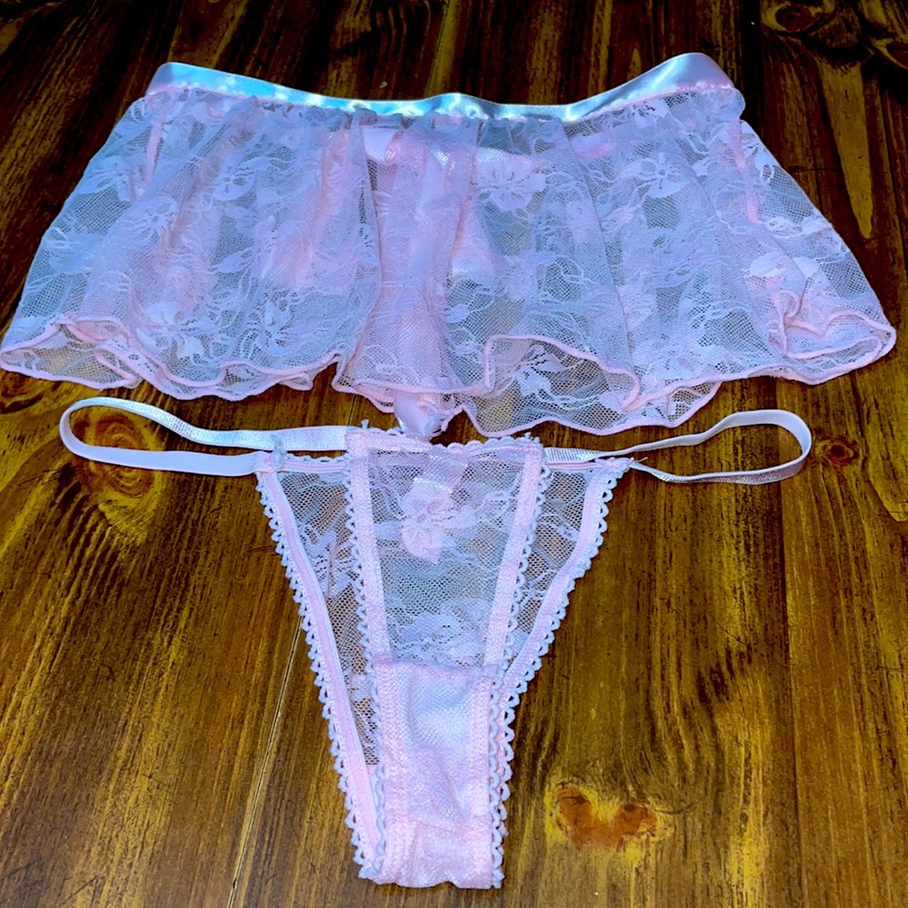 Sugar Thrillz set light pink tie skirt with thong